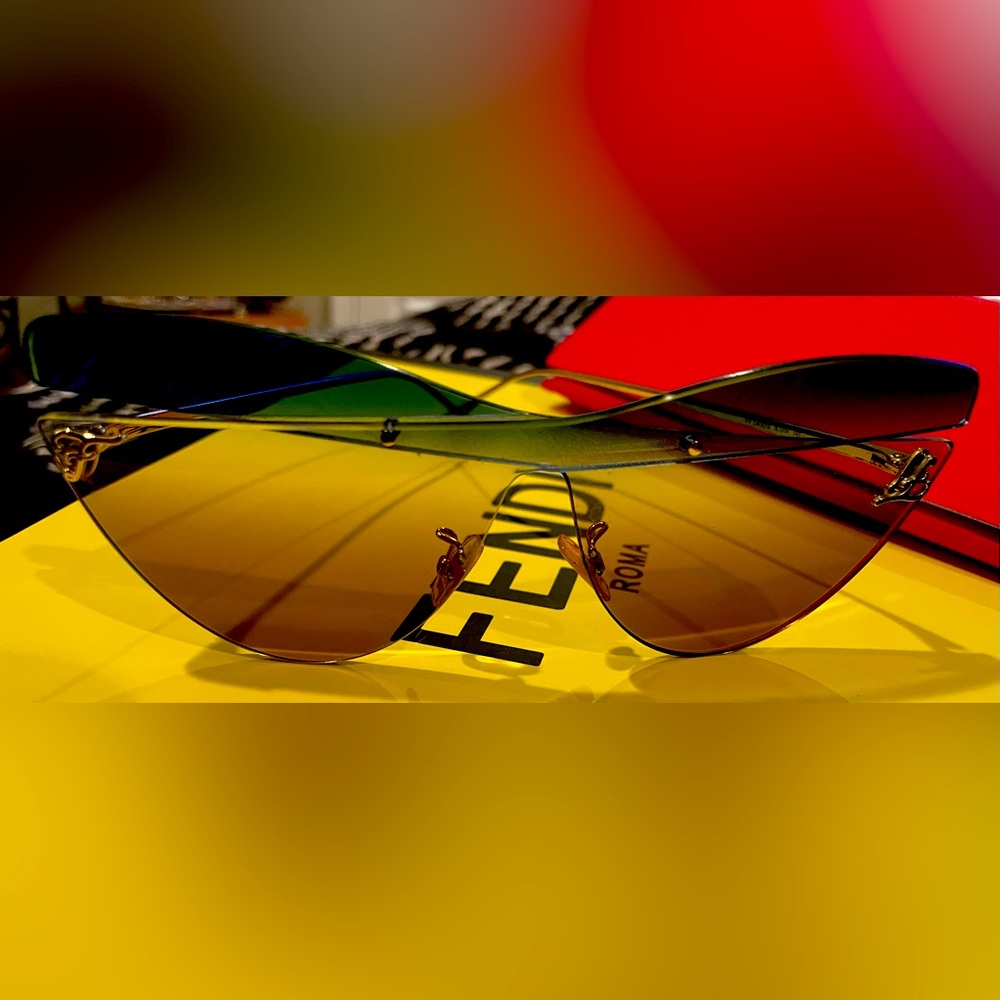 Fendi Sunglasses with case